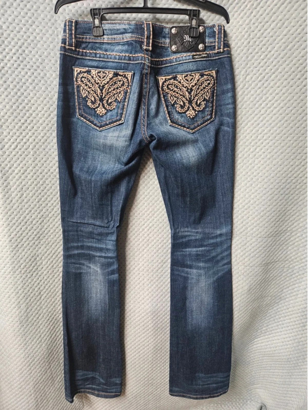 Miss Me Women’s Jeans Size 27 Bootcut Distressed Dark Wash Fleur De Lis Denim - Picture 2 of 4